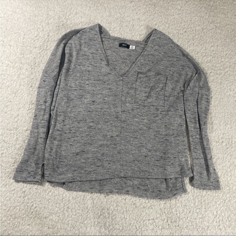 ‎Bdg v neck sweater small